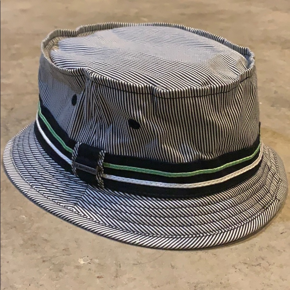 Quicksilver bucket hat